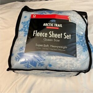 Queen Fleece Sheet Set